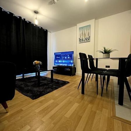 Two Bedrooms Flat In Stratford Londres Exterior foto